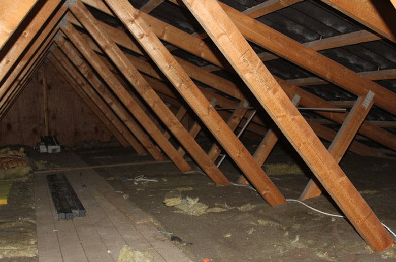 Loftisolering pris - Hvad koster det at få efterisoleret loftet?